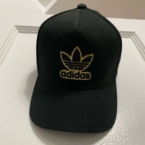 NEW A-FRAME SNAPBACK HAT black and gold